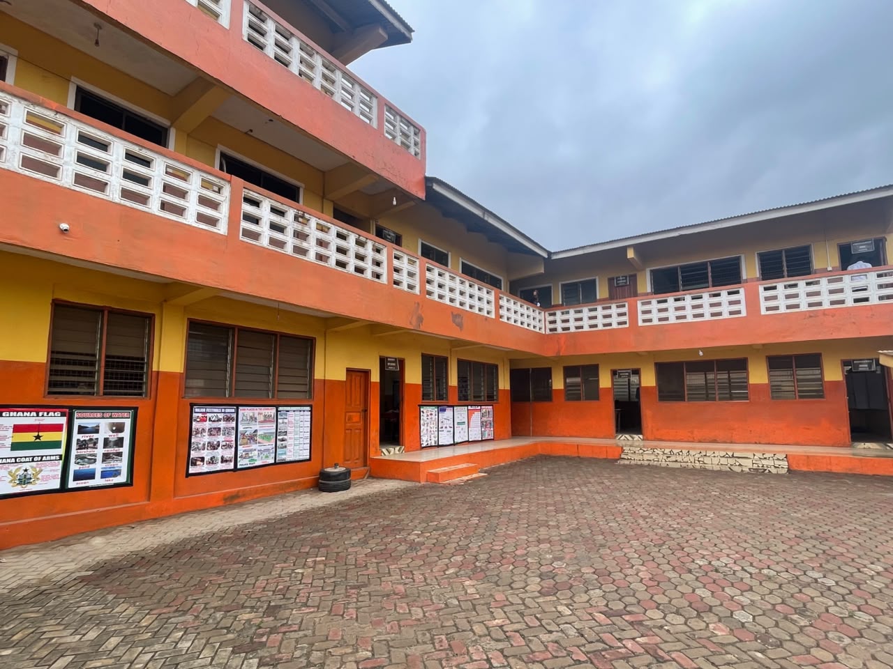 The Knowledge Hill School courtyard